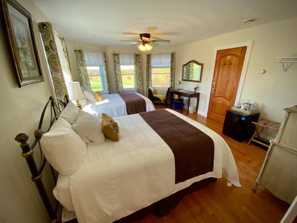 Mindemoya Twin Peaks B&B חדר תמונה