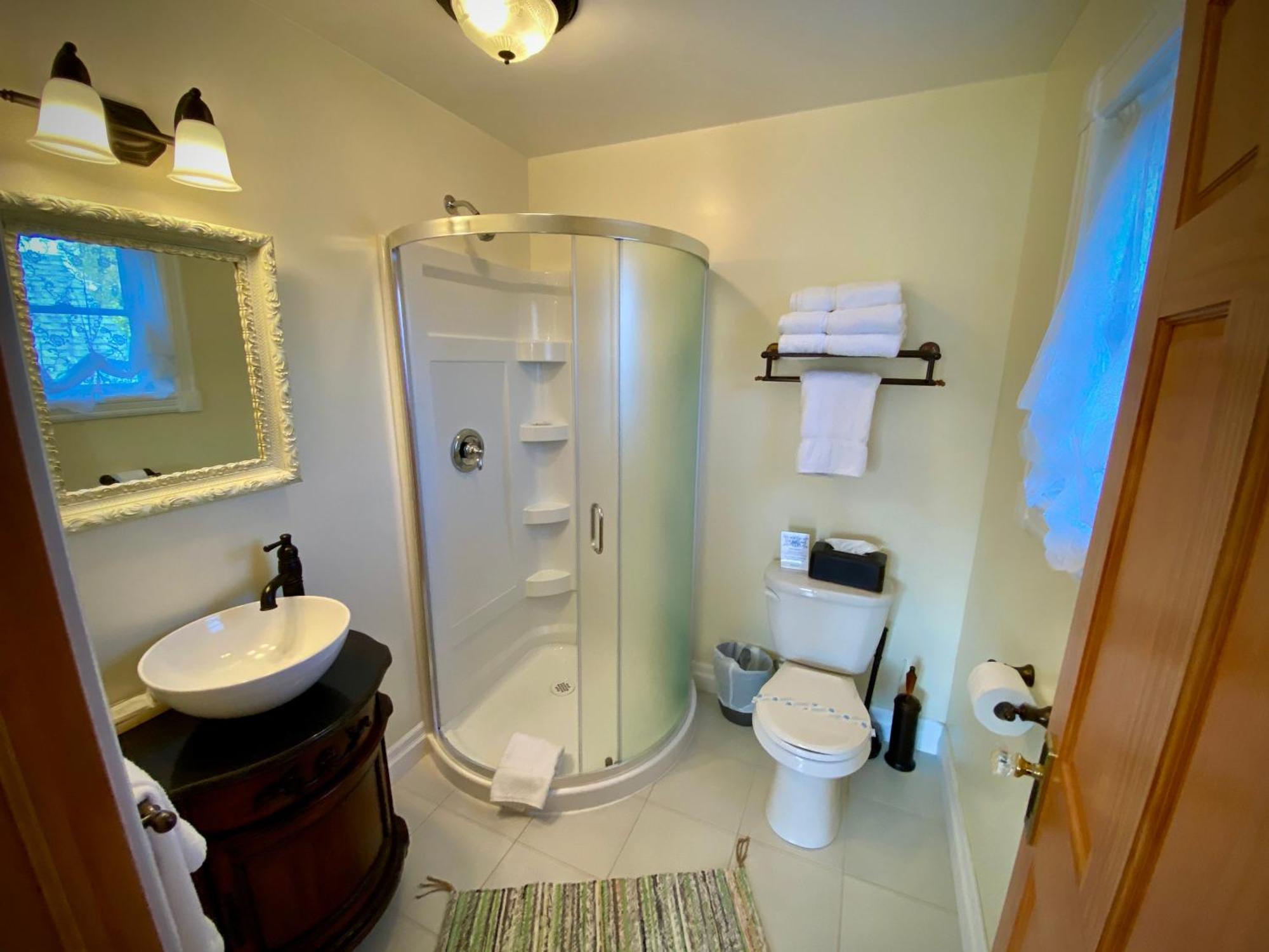 Mindemoya Twin Peaks B&B חדר תמונה